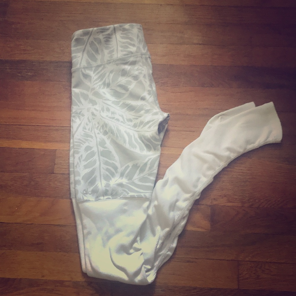 Alo Yoga Goddess Leggings in White